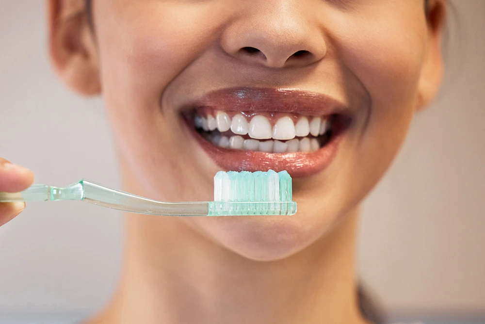 keeping-those-pearly-whites-clean keeping-those-pearly-whites-clean